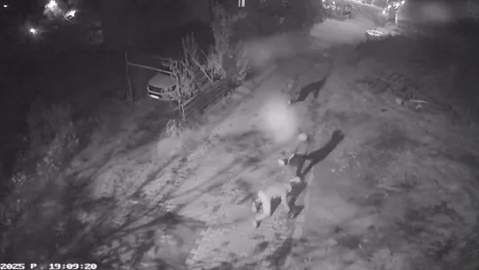 Altın çantasıyla evine girmek isteyen yaşlı adam gasbedildi