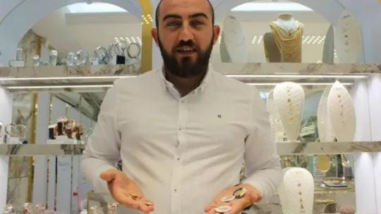 Altın rekor kırınca yatırım yapmak isteyenler kuyumculara koştu