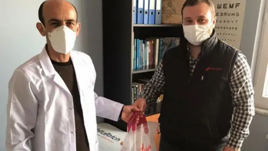 Altınoluk Pastaneleri sağlıkçıları unutmadı