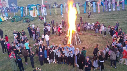Yaklaşık 400 çocuğa olta takımı hediye ediyoruz