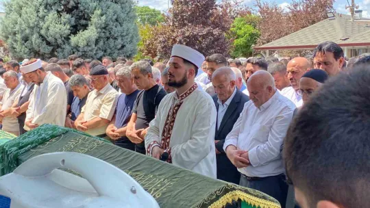 Amcaları tarafından öldürülen 2 kardeş defnedildi