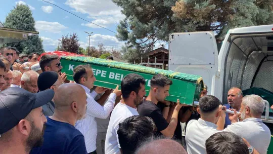 Amcaları tarafından öldürülen 2 kardeş defnedildi