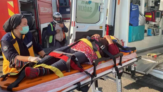 Ameliyata girecek oğullarına yetişmek için çıktıkları yolda dehşeti yaşadılar