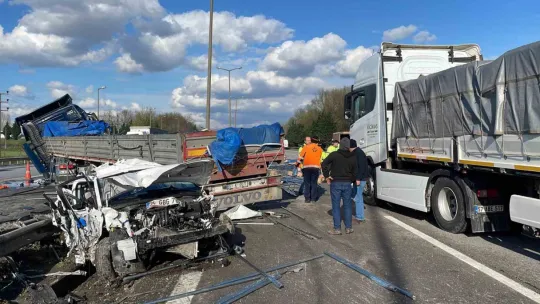 Anadolu Otoyolu'nda feci kaza: 5 yaralı