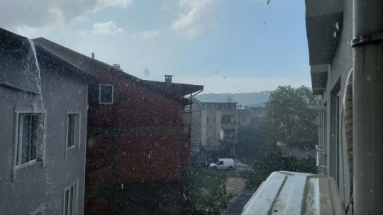 Yağmura vatandaşlar hazırlıksız yakalandı