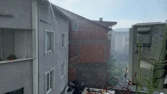 Yağmura vatandaşlar hazırlıksız yakalandı