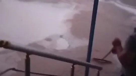 Aniden gökyüzü karardı, başlayan dolu ile yerler beyaza büründü