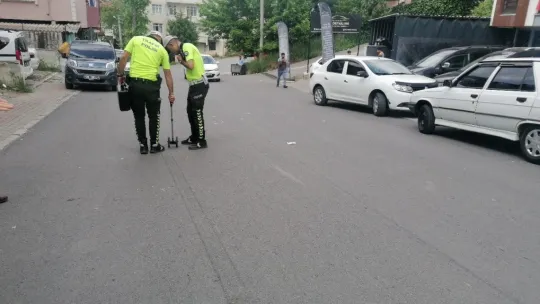 8 yaşındaki çocuğa otomobil çarptı