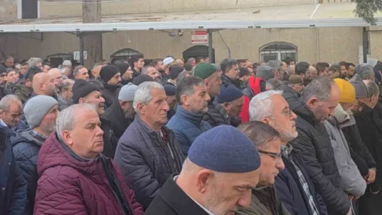 Ankara'da aile katliamı yapan ve intihar eden şahıs ile annesi Gebze'de defnedildi