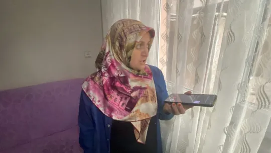 Anne kız memlekete gitmişti, eve geldiklerinde hayrete düştüler