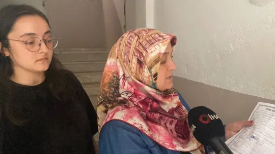 Anne kız memlekete gitmişti, eve geldiklerinde hayrete düştüler