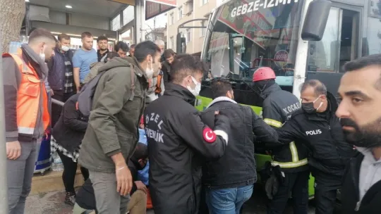 Annenin öldüğü, kızlarının yaralandığı feci kazada sürücülere ev hapsi cezası