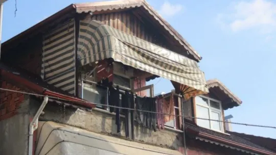 Apartmanda çıkan yangın vatandaşları sokağa döktü