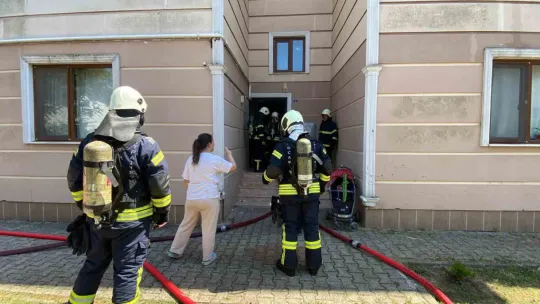 Apartmanda yangın paniği: Yaşlı kadın fenalık geçirdi