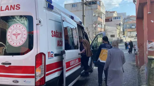 Apartmanın zemin katında yangın: 6 yaşındaki çocuk dumandan etkilendi