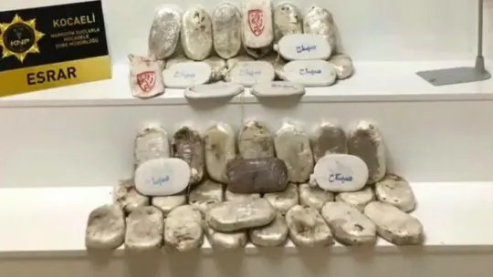Aracın yakıt deposundan 18 kilo esrar çıktı!