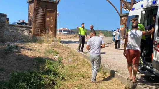 Aracını park etmek isterken 7 metrelik kanala düştü