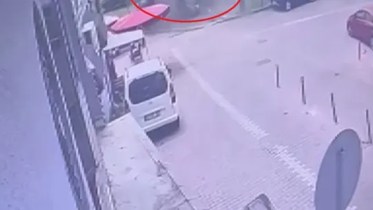 Aracıyla çarptığı ağaçların altında kalmıştı: Kaza anı ortaya çıktı