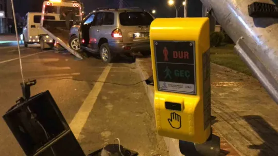 Kentin ortasında bir garip kaza!