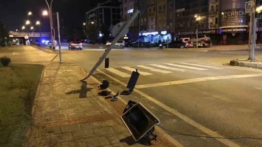Kentin ortasında bir garip kaza!