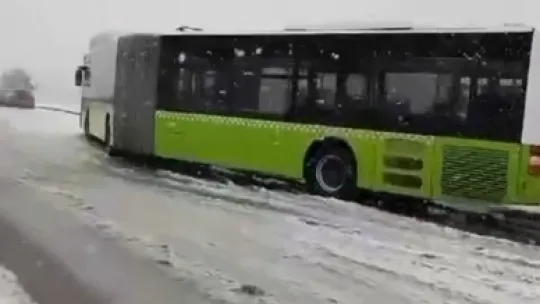 Araçlar yolda kalınca gençler sınava yetişemedi