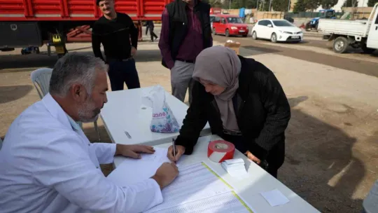 Arı kovanına şeker desteği
