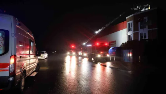 Arıtma tankeri fabrikasında yangın!
