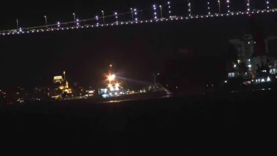 İstanbul Boğazı gemi trafiğine açıldı