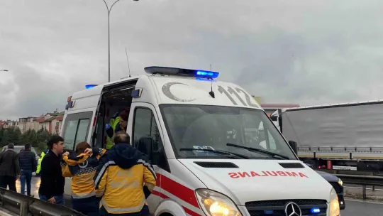 Arızalanan otomobil zincirleme kazaya sebep oldu: 1 yaralı