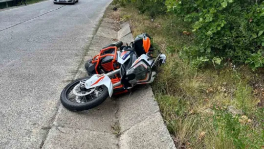Asfalttaki yarık yüzünden ölümden döndü