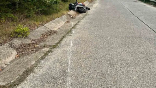 Asfalttaki yarık yüzünden ölümden döndü