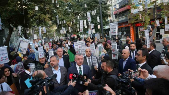 5 dakikada 5 bin kitabı dalından topladılar