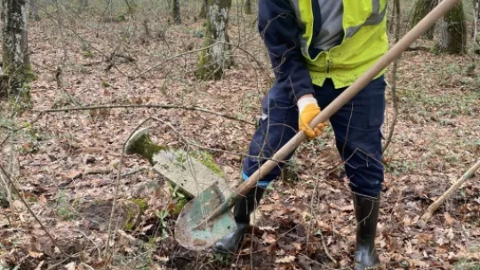 Asırlık Osmanlı mezarları yeniden ayağa kaldırıldı