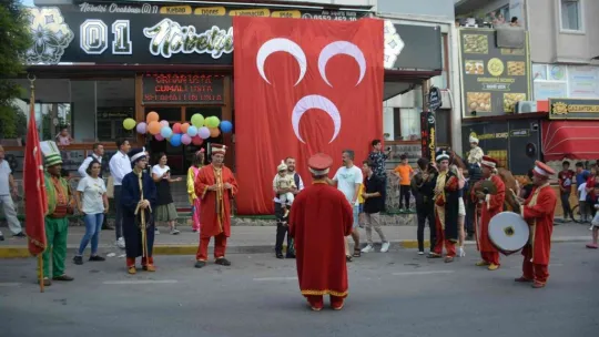 Atlı ve mehterli sünnet coşkusu