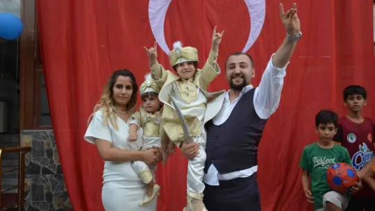 Atlı ve mehterli sünnet coşkusu