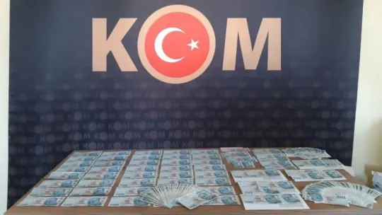 ATM'lere sahte para yükleyip vurgun yapmışlar