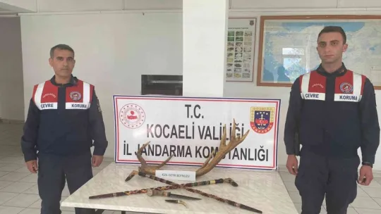 Atölyeye çevirdiği evinin kilerinde suikast bilekliği üreten şahıs yakalandı