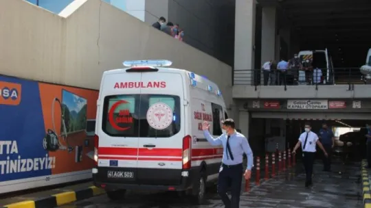 AVM terasından ölüme atlayan genç kız hayatını kaybetti!