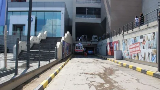 AVM terasından ölüme atlayan genç kız hayatını kaybetti!