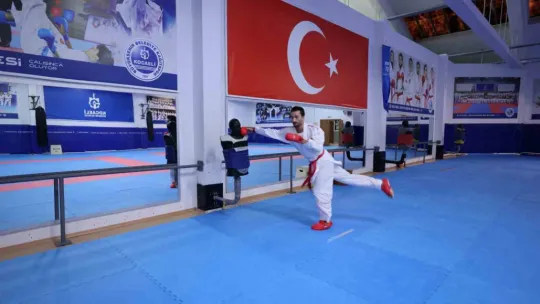 Avrupa şampiyonu milli karateci Özer'in hedefi dünya şampiyonluğu