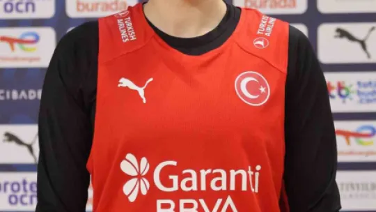 Ay-yıldızlı kadınlar, İzlanda'ya bileniyor