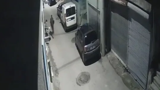 Ayakkabı hırsızları kamerada