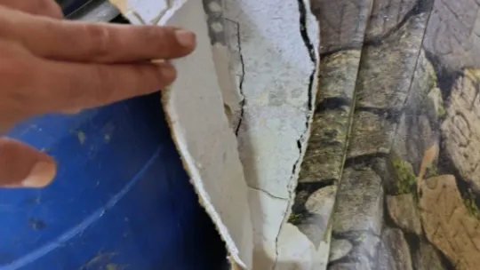 Aynı bölgede kolonu çatlayan bina tahliye edildi