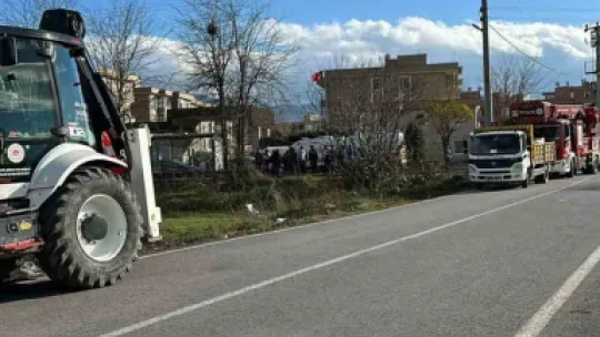 Babaanne ile torununa otomobil çarptı