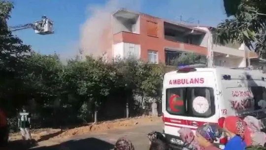 Babaannesine kızan genç evi yaktı