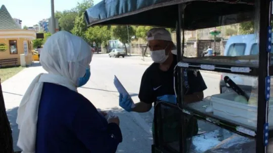 Babasından kalan yadigar seyyar arabasıyla sokak sokak gezerek lahmacun satıyor!