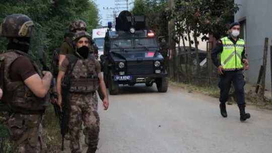 Babasını öldürüp 7 kişiyi yaralayan şahıs etkisiz hale getirildi