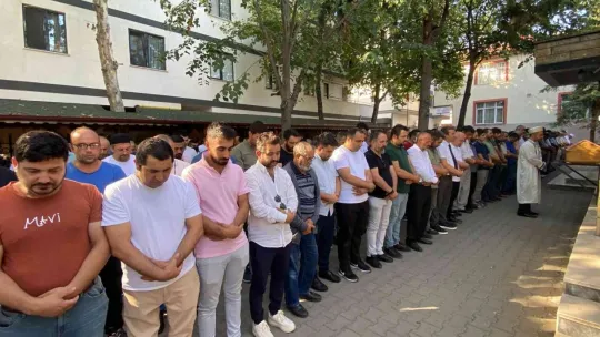 5 yaşındaki minik Ebrar son yolculuğuna uğurlandı