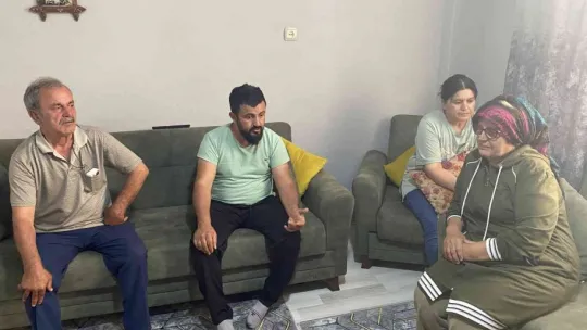 Babasının yanındaki çocuğu haczettiler