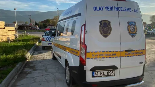 Bacağından vuruldu, kanlar içinde akaryakıt istasyonuna sığındı